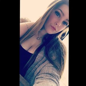 Meet your Posher, Caitlin